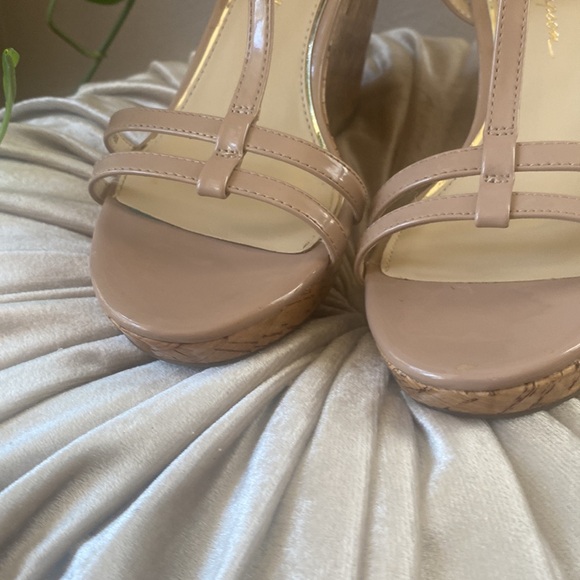 ๐ Jessica Simpson platform gorgeous Beige sandals 8 Never used ๐ - Picture 10 of 10